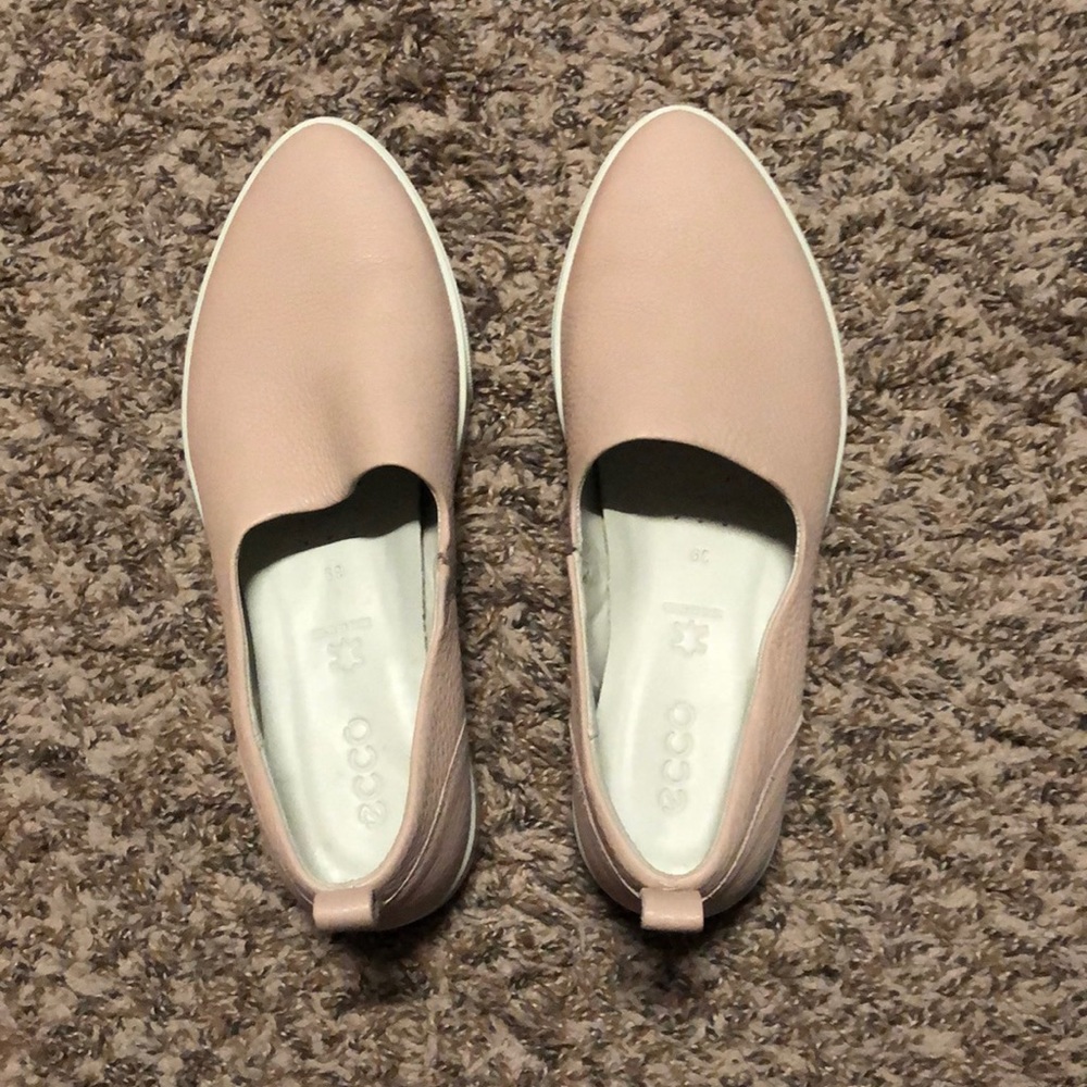BLUSH ECCO SHOES size 39